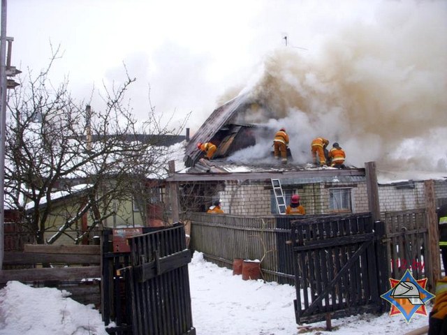Пожар частного дома в Могилёве начался с чердака