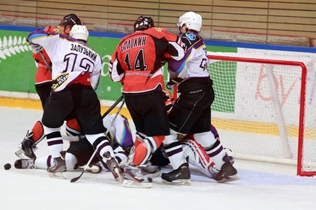 Хоккейный «Могилёв» на выезде крупно уступил «Шахтёру» - 6:0