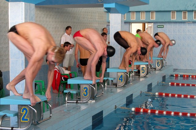 Могилёвские школьники стали лучшими пловцами среди сверстников со всей области