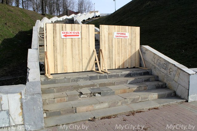 Лестницу на Советской площади закрыли на ремонт
