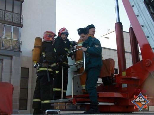 «Высотку» в микрорайоне «Спутник» тушили спасатели – в Могилёве провели учения