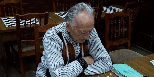 Шахматный турнир в честь 90-летнего юбилея старейшины могилевских шахматистов прошел в областном центре