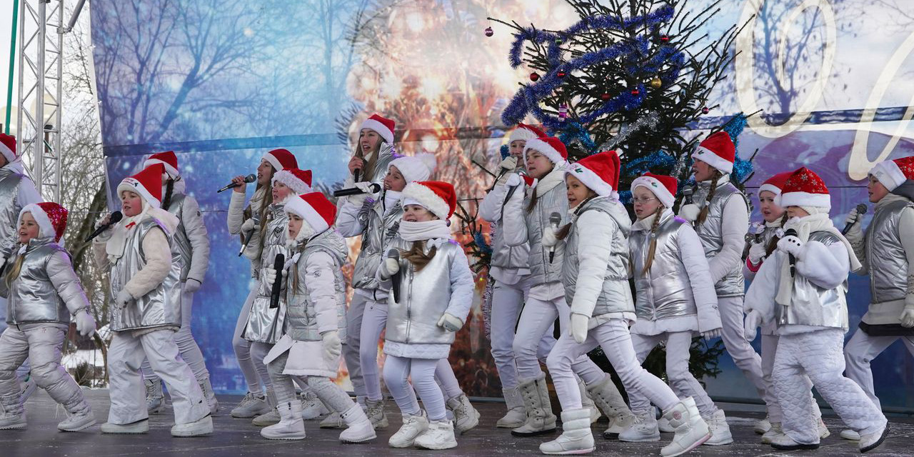 Общегородской праздник «Волшебство в новогоднем парке» прошел в Могилеве 