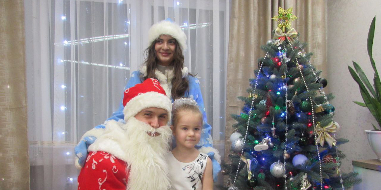 В Могилеве военнослужащие 3 отдельного патрульного батальона в/ч 6713 поздравили детей с новогодними праздниками