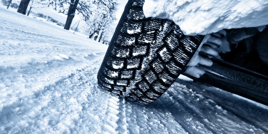 Госавтоинспекция напоминает: с 1 декабря автомобили должны быть оборудованы зимними шинами