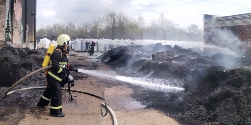 На территории ООО «Донотон» в Могилеве горели отходы резинотехнических изделий