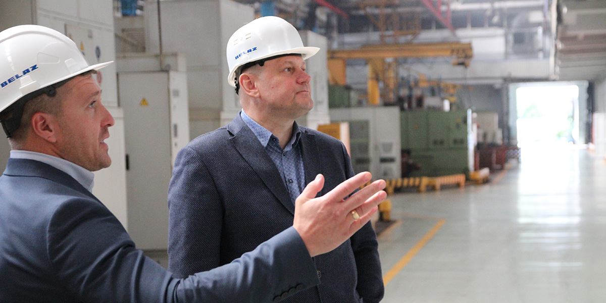 Возможности поставок подземной техники Могилевского автозавода обсуждались во время визита делегации Кольской ГМК на завод БЕЛАЗ