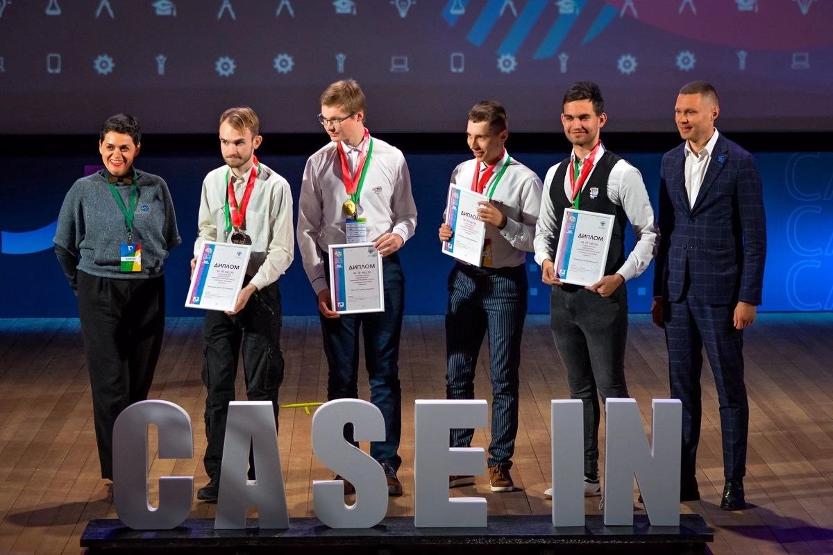 Команда БРУ стала призером Международного инженерного чемпионата Case-in
