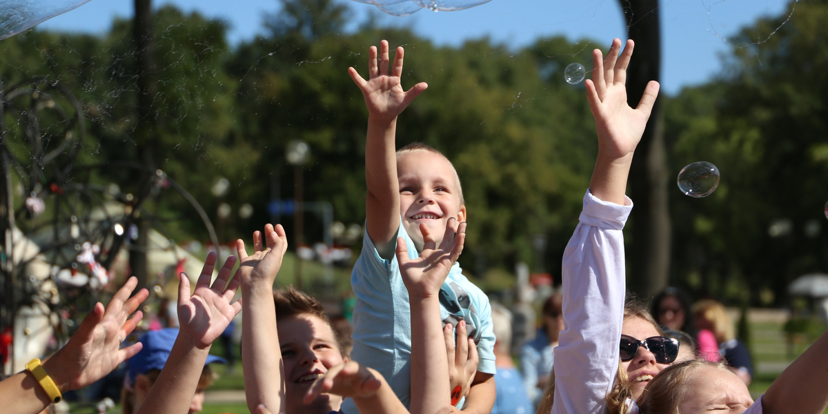 Городской праздник «Должны смеяться дети» пройдет в парке в Подниколье 1 июня
