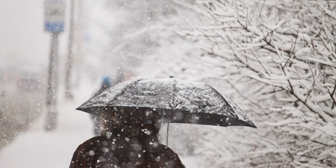Сильный снег и гололедица: оранжевый уровень опасности объявлен в Могилеве на 26 ноября