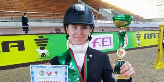 Могилевская всадница выиграла «золото» чемпионата Беларуси по конному троеборью в помещении