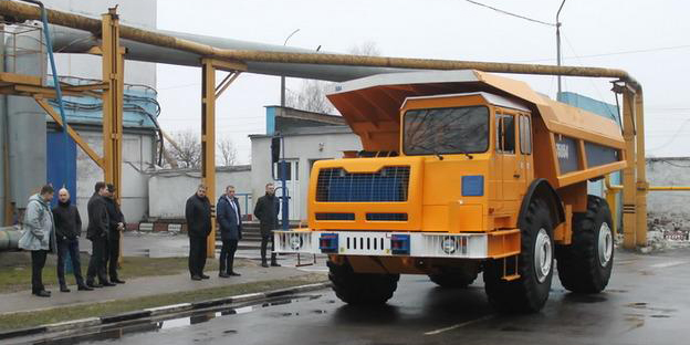 На Могилевском автозаводе прошли переговоры по поставкам техники российским цементникам