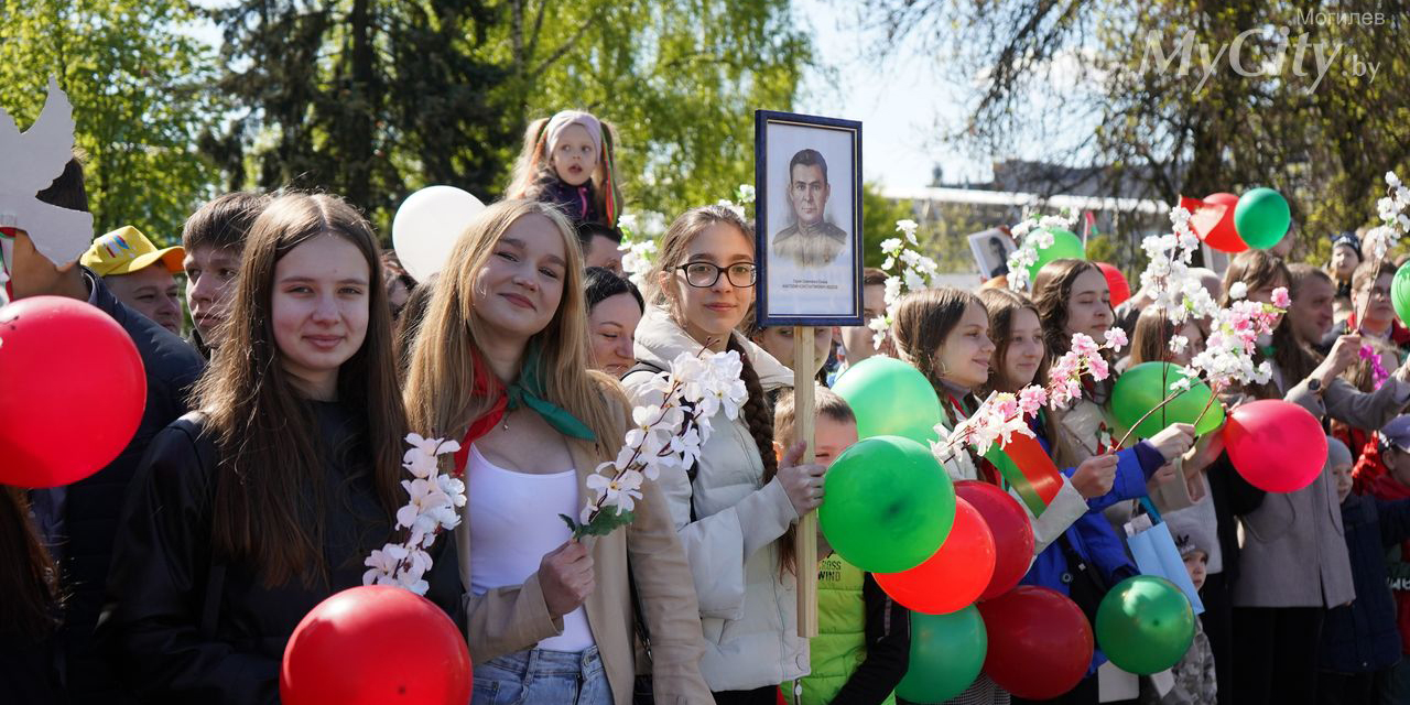 «Памяти павших, во славу живых»: шествие-парад в Могилеве 