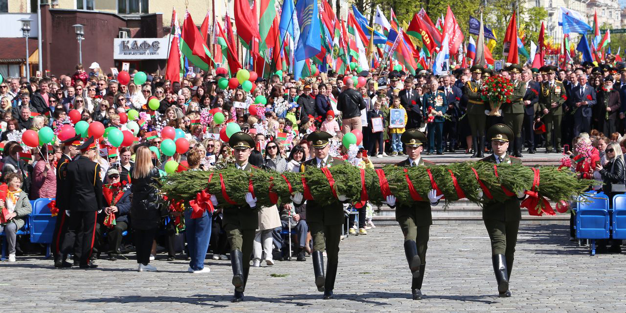 Митинг и праздничный концерт в честь Дня Победы прошли на площади Славы в Могилеве
