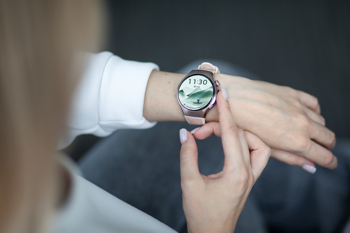 Теперь и в Могилеве: смарт-часы Huawei  Watch 5 с инновационным датчиком и eSIM