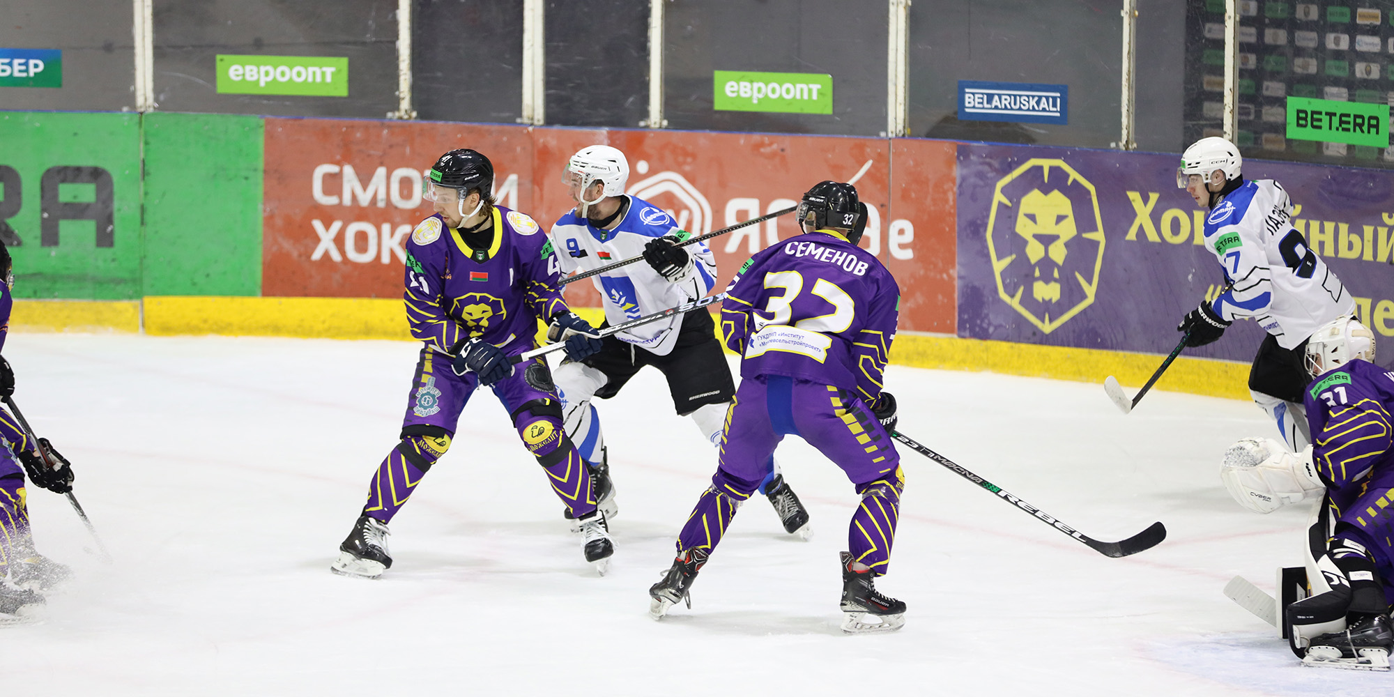 Долгожданная победа хоккеистов «Могилева» и выход в лидеры «Борисфена» — итоги спортивных выходных