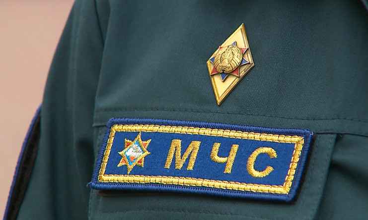Пожары из-за детских игр с огнем: МЧС призывает родителей к бдительности