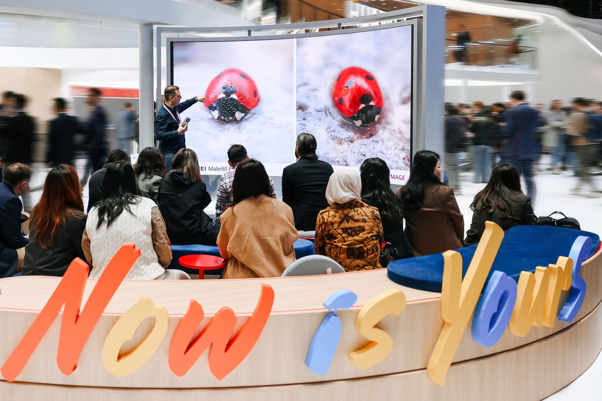 &laquo;Настоящее принадлежит вам&raquo;: чем впечатляет Huawei на&nbsp;выставке MWC 2026&nbsp;в Барселоне