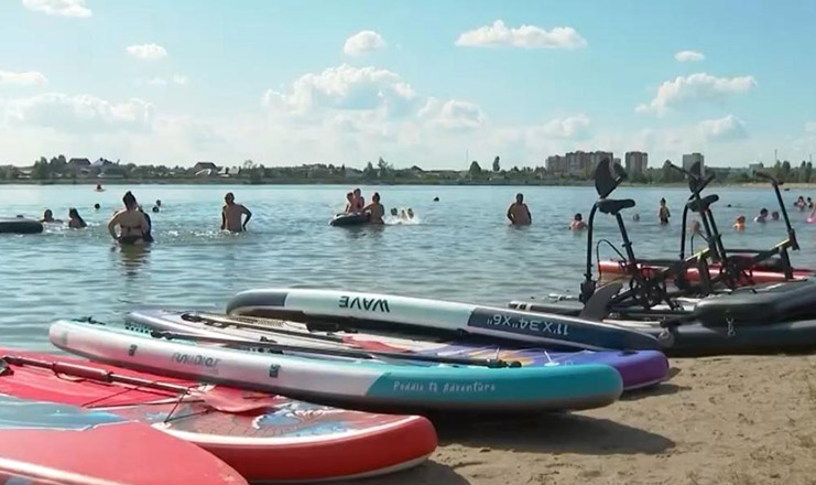 Пляжный отдых как на курорте: благоустройство Святого озера продолжается в Могилеве