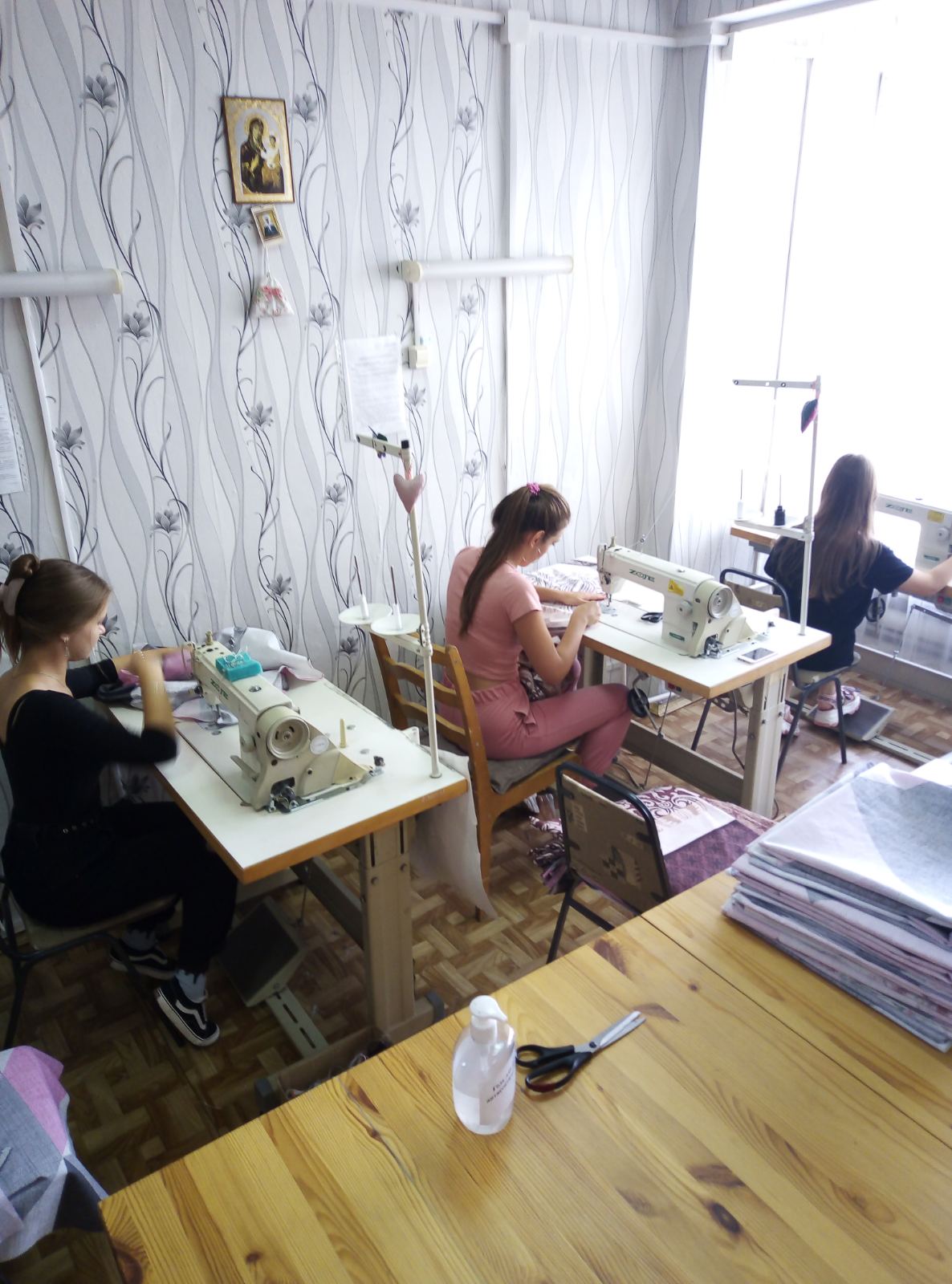 На базе ЦСОН Ленинского района Могилева организована временная трудовая занятость молодежи